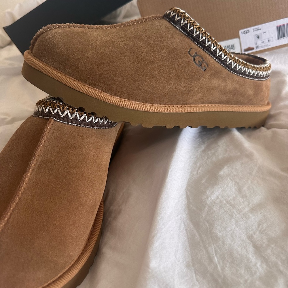 UGG Tasman slippers - chestnut. Men’s size 9